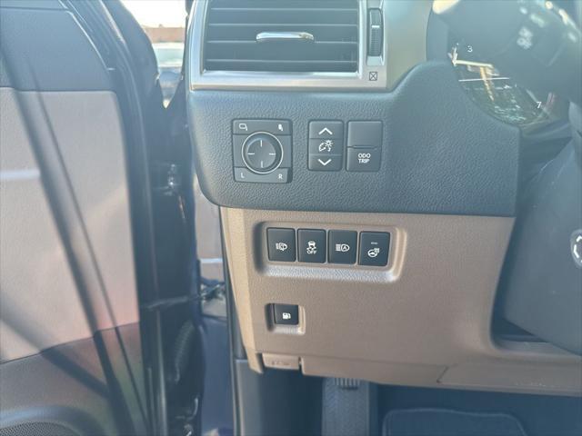 Photo of 2023 Mica Lexus GX 460