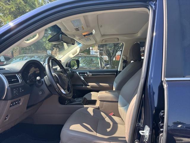 Photo of 2023 Mica Lexus GX 460