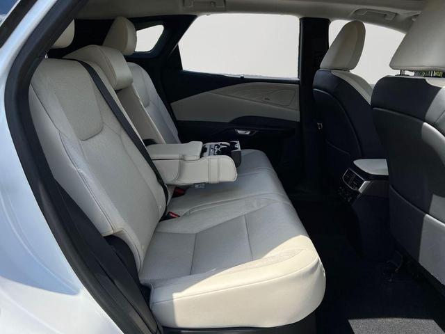 Photo of 2024 Eminent White Pearl Lexus RX 350