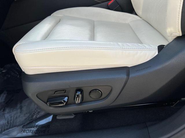 Photo of 2024 Eminent White Pearl Lexus RX 350