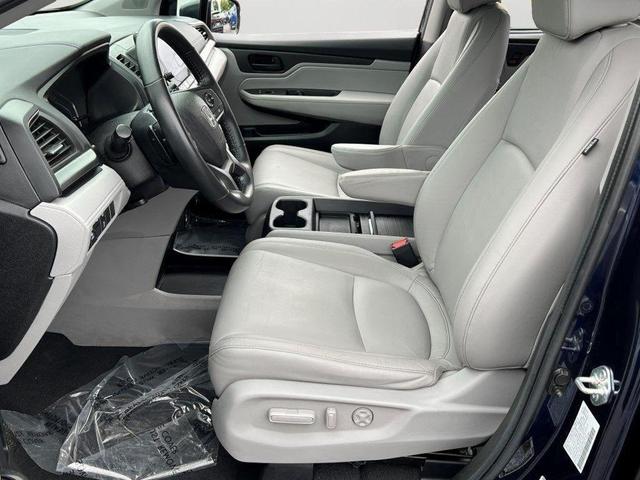 Photo of 2022 Crystal Black Pearl Honda Odyssey
