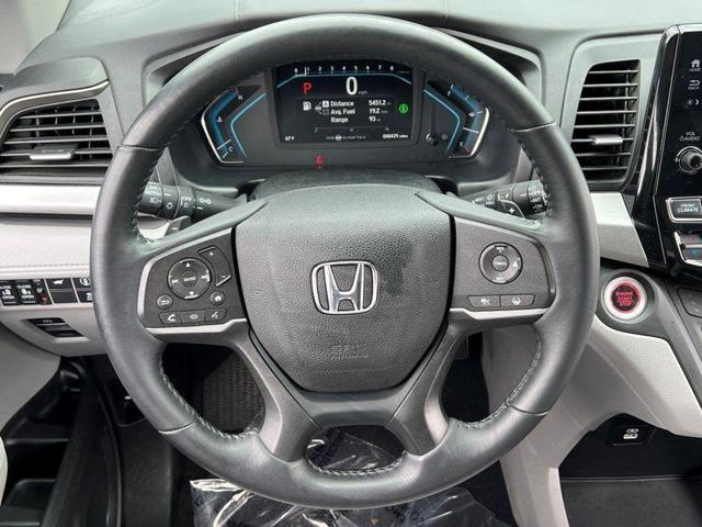 Photo of 2022 Crystal Black Pearl Honda Odyssey