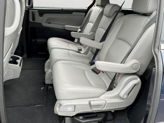 Photo of 2022 Crystal Black Pearl Honda Odyssey