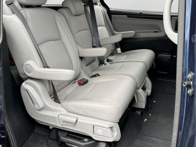 Photo of 2022 Crystal Black Pearl Honda Odyssey