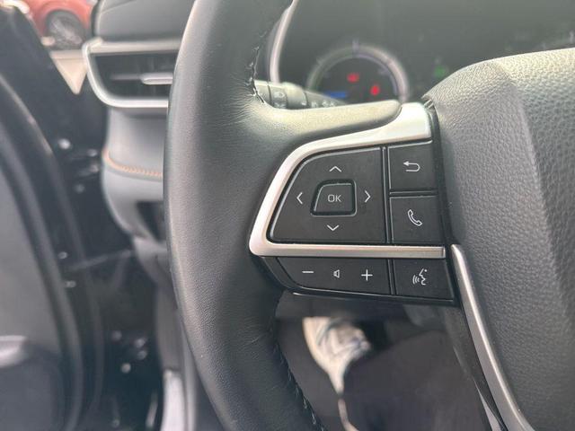 Photo of 2023 Midnight Black Metallic Toyota Highlander Hybrid