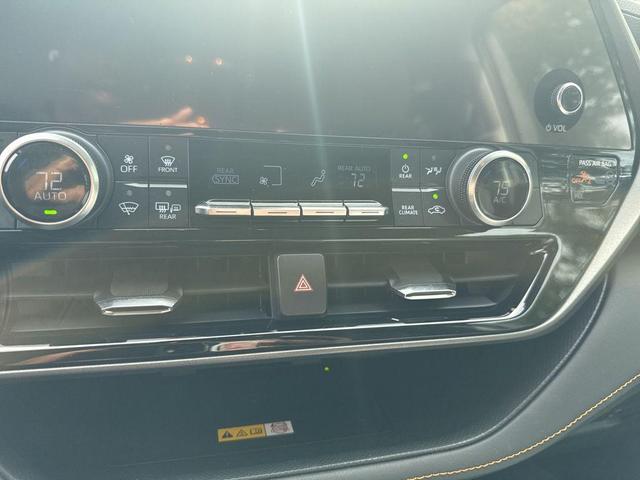 Photo of 2023 Midnight Black Metallic Toyota Highlander Hybrid