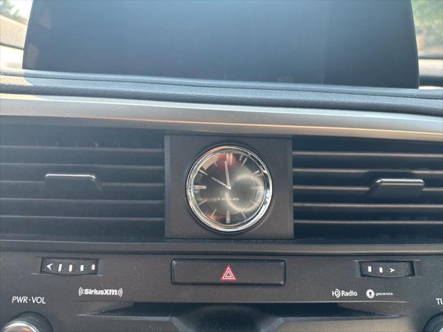 Photo of 2022 Mica Lexus RX 350