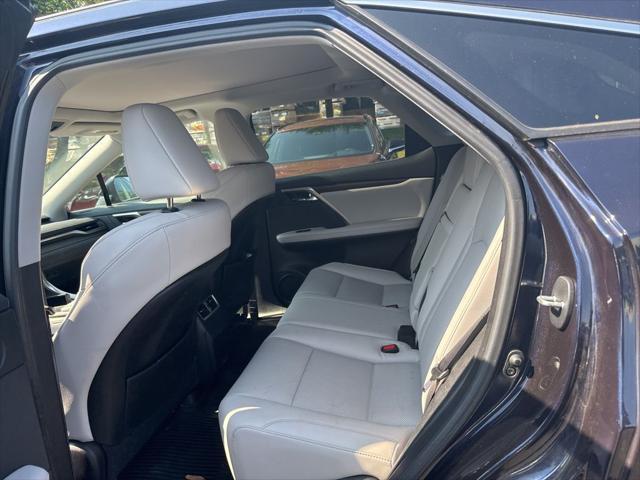 Photo of 2022 Mica Lexus RX 350