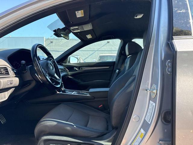 Photo of 2020 Lunar Silver Metallic Honda Accord