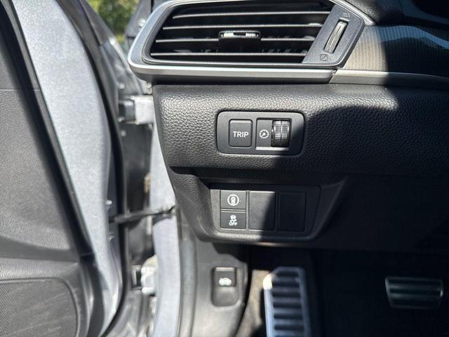 Photo of 2020 Lunar Silver Metallic Honda Accord