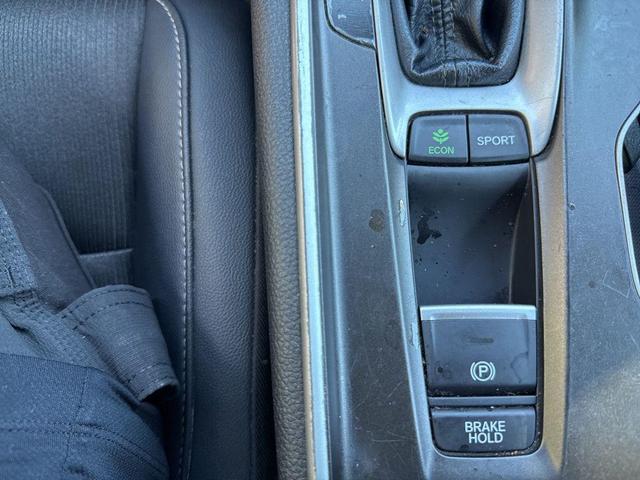 Photo of 2020 Lunar Silver Metallic Honda Accord