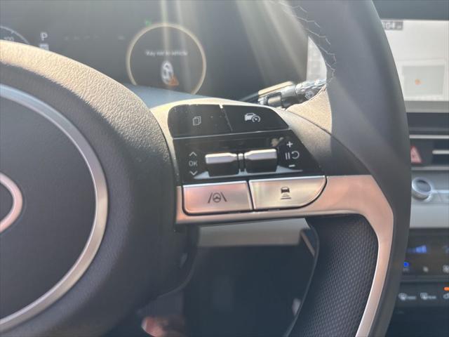 Photo of 2025 Abyss Black Hyundai ELANTRA