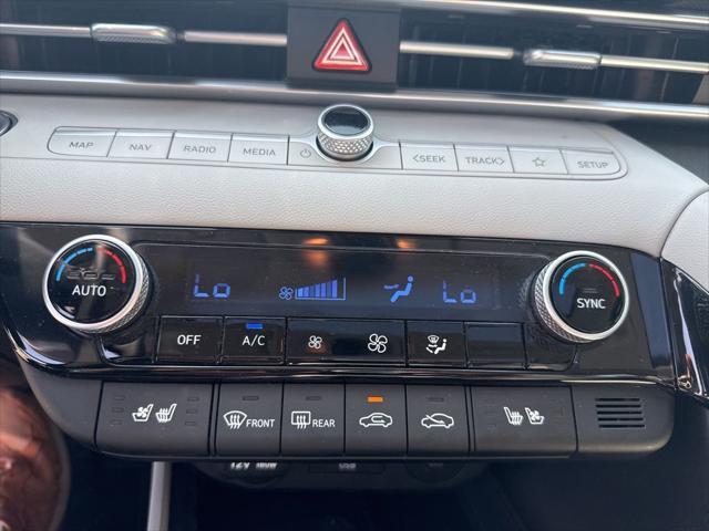 Photo of 2025 Abyss Black Hyundai ELANTRA