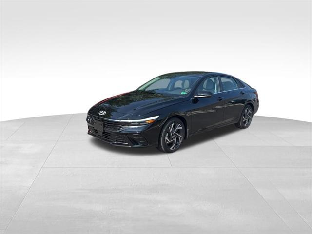Photo of 2025 Abyss Black Hyundai ELANTRA