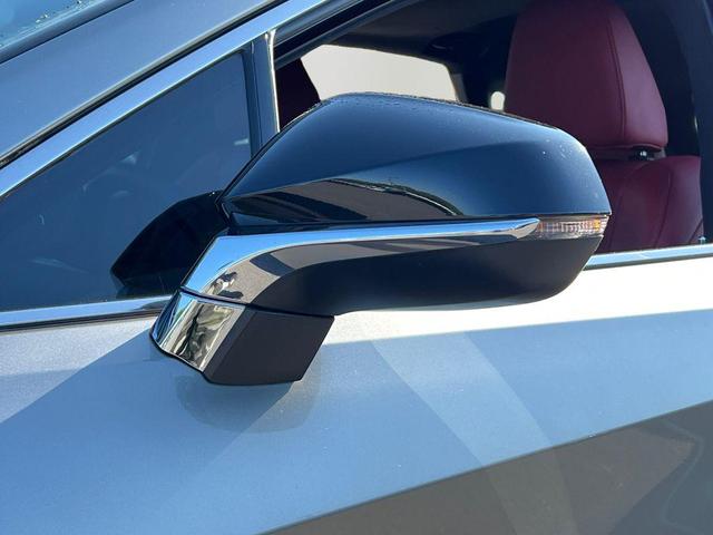 Photo of 2022 Atomic Silver Lexus RX 350