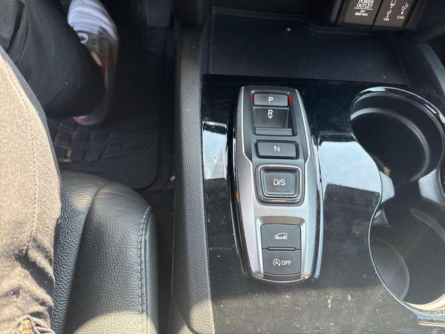 Photo of 2017 Crystal Black Pearl Honda Pilot
