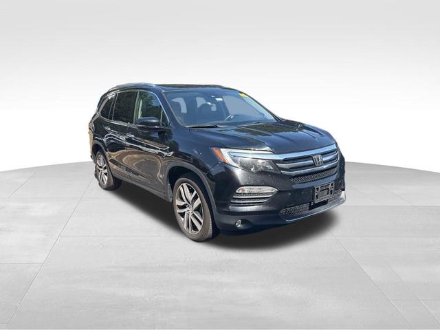 Photo of 2017 Crystal Black Pearl Honda Pilot