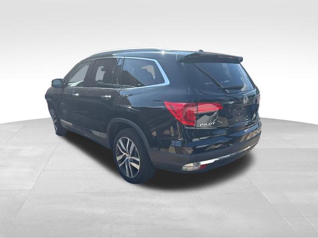 Photo of 2017 Crystal Black Pearl Honda Pilot