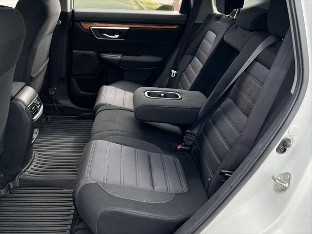 Photo of 2017 White Diamond Pearl Honda CR-V