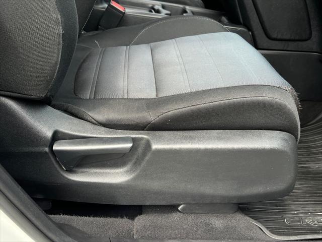 Photo of 2017 White Diamond Pearl Honda CR-V