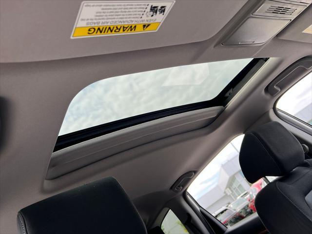 Photo of 2017 White Diamond Pearl Honda CR-V