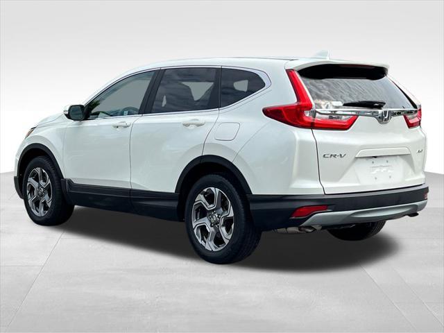 Photo of 2017 White Diamond Pearl Honda CR-V