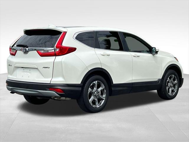 Photo of 2017 White Diamond Pearl Honda CR-V