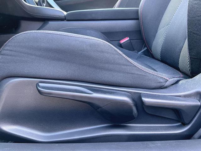 Photo of 2017 Lunar Silver Honda Civic