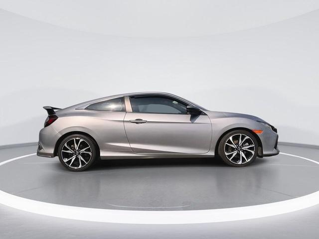 Photo of 2017 Lunar Silver Honda Civic