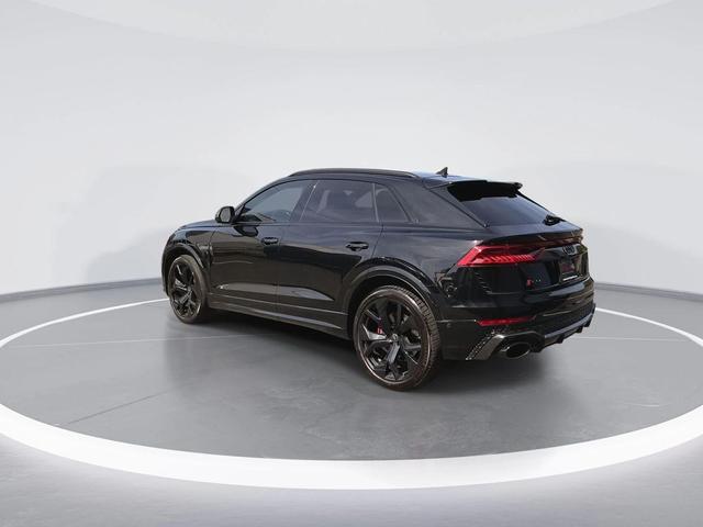 Photo of 2022 Mythos Black Audi RS Q8