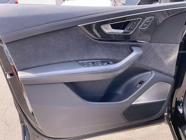 Photo of 2022 Mythos Black Audi RS Q8
