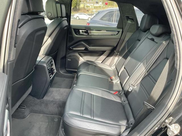 Photo of 2021 Black Porsche Cayenne