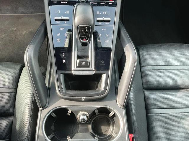 Photo of 2021 Black Porsche Cayenne
