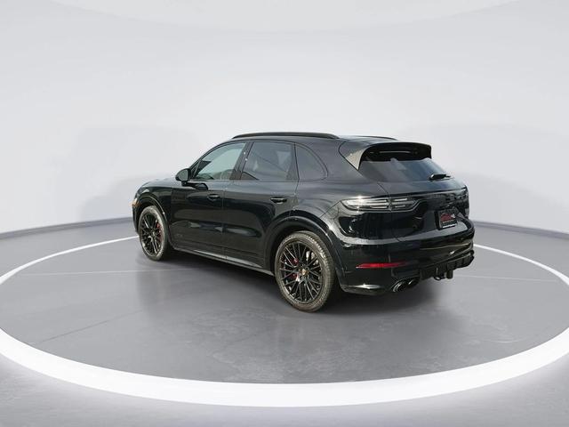 Photo of 2021 Black Porsche Cayenne