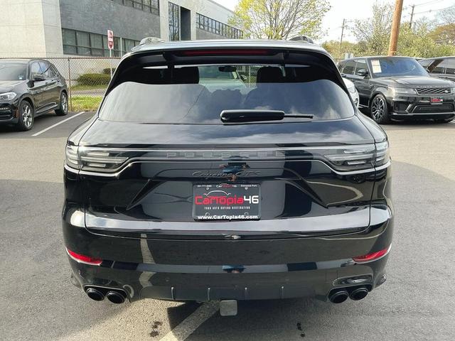 Photo of 2021 Black Porsche Cayenne