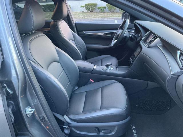Photo of 2023 Graphite Shadow INFINITI QX55