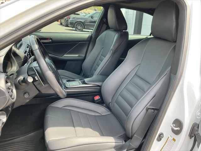 Photo of 2023 Ultra White Lexus IS 500