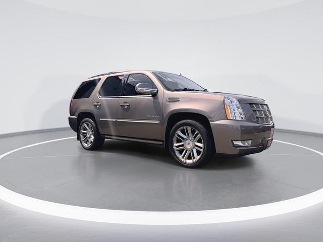 Photo of 2014 Mocha Steel Metallic Cadillac Escalade