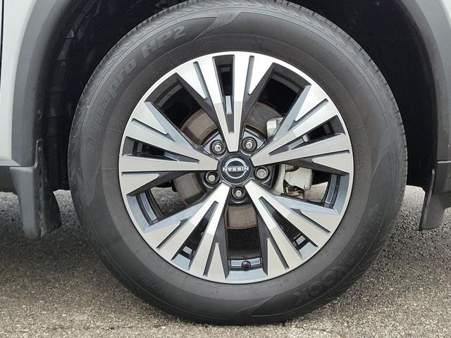 Photo of 2022 Brilliant Silver Metallic Nissan Rogue