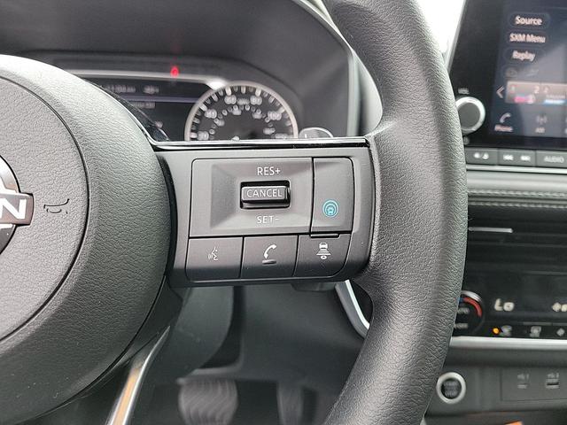 Photo of 2022 Brilliant Silver Metallic Nissan Rogue