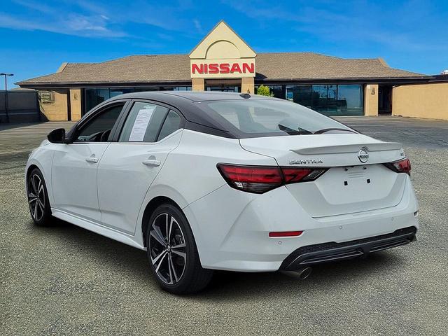 Photo of 2022 Aspen White Tricoat/Super Black Nissan Sentra