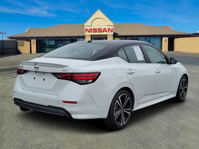 Photo of 2022 Aspen White Tricoat/Super Black Nissan Sentra