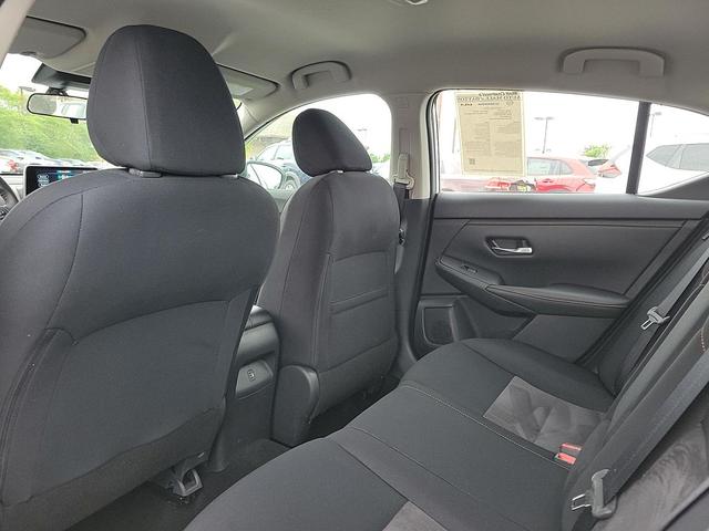 Photo of 2022 Aspen White Tricoat/Super Black Nissan Sentra
