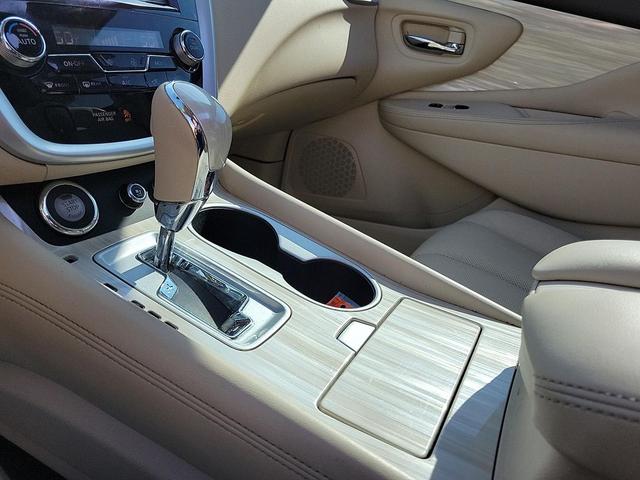 Photo of 2016 Magnetic Black Metallic Nissan Murano