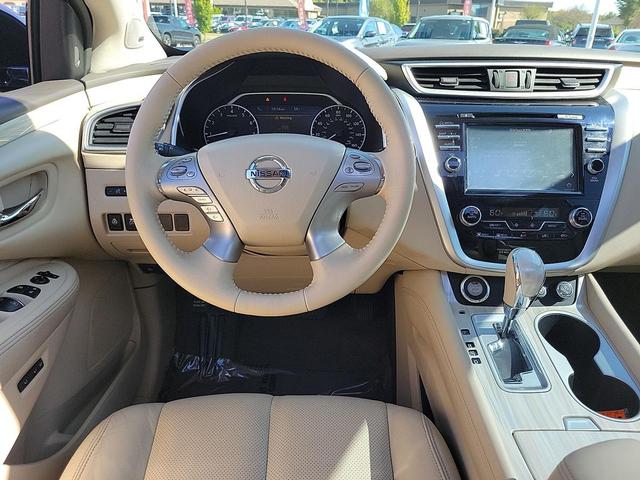 Photo of 2016 Magnetic Black Metallic Nissan Murano