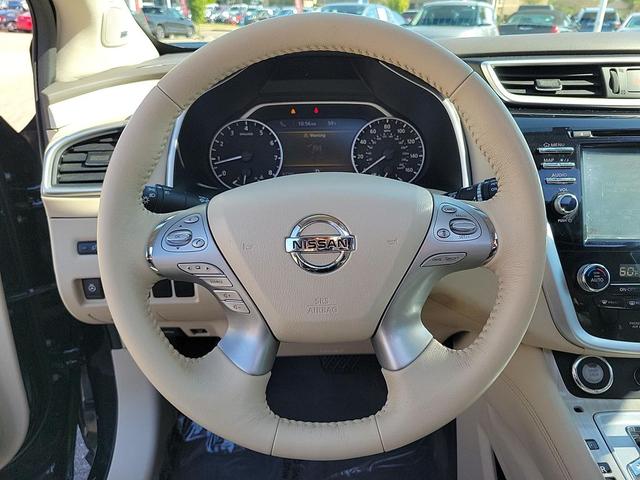 Photo of 2016 Magnetic Black Metallic Nissan Murano