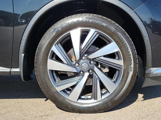 Photo of 2016 Magnetic Black Metallic Nissan Murano
