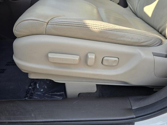 Photo of 2012 White Diamond Pearl Honda CR-V