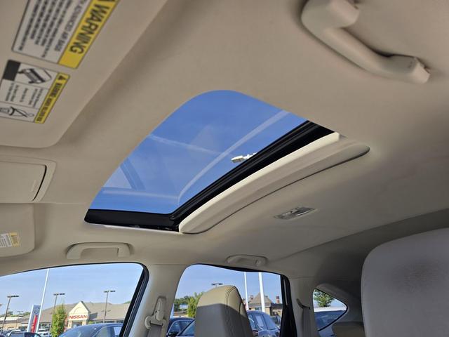 Photo of 2012 White Diamond Pearl Honda CR-V