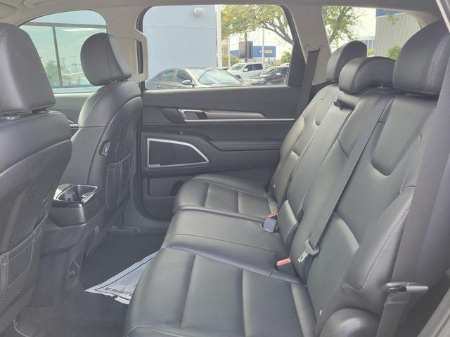 Photo of 2021 Ebony Black Kia Telluride